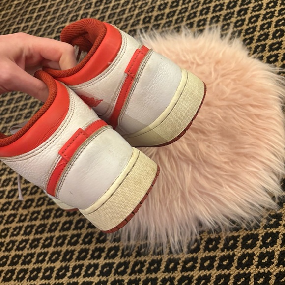 Nike White and Red Women's Sneakers - Picture 11 of 11